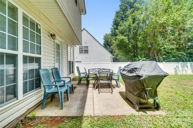 12009 Silvercrest Drive, Charlotte, NC 28215