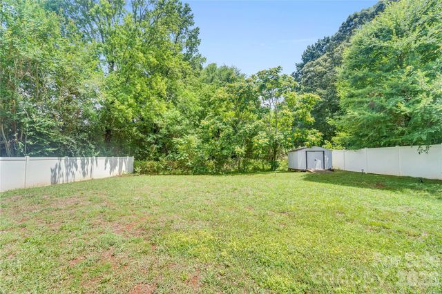 12009 Silvercrest Drive, Charlotte, NC 28215