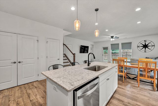 260 Stonecreek WAY, Roanoke, VA 24019