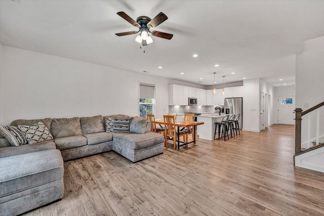 260 Stonecreek WAY, Roanoke, VA 24019