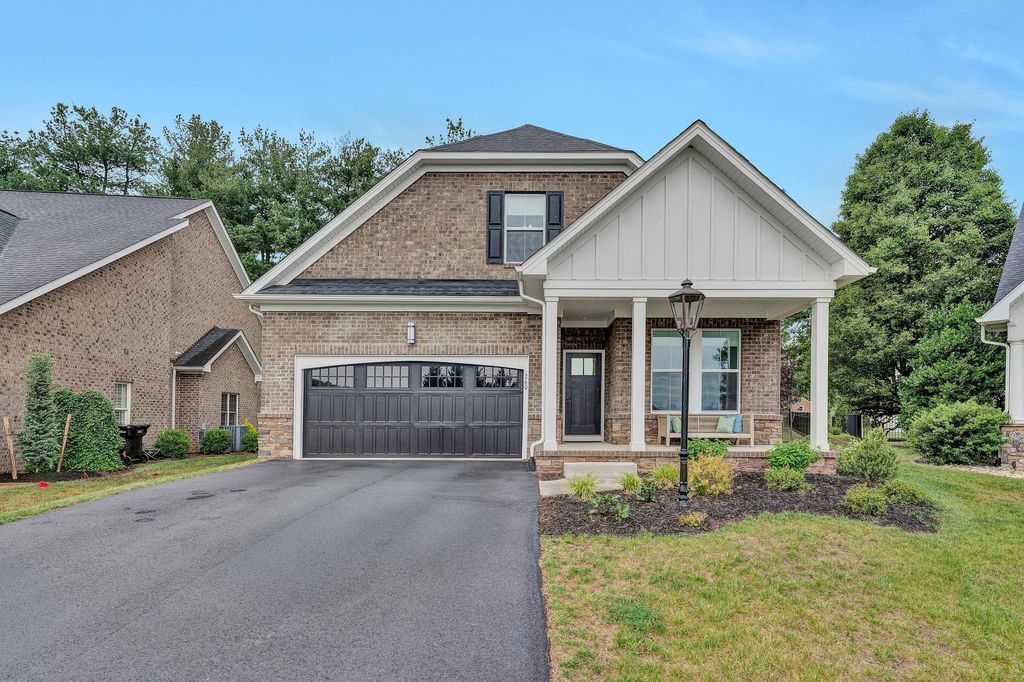 260 Stonecreek WAY, Roanoke, VA 24019