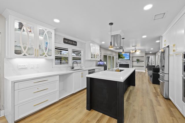 208 NW 91st Avenue, Coral Springs, FL 33071