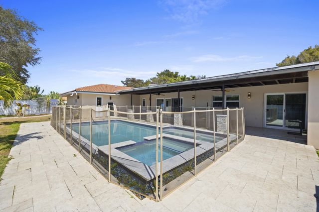 208 NW 91st Avenue, Coral Springs, FL 33071