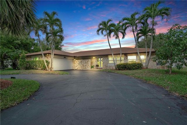 208 NW 91st Avenue, Coral Springs, FL 33071