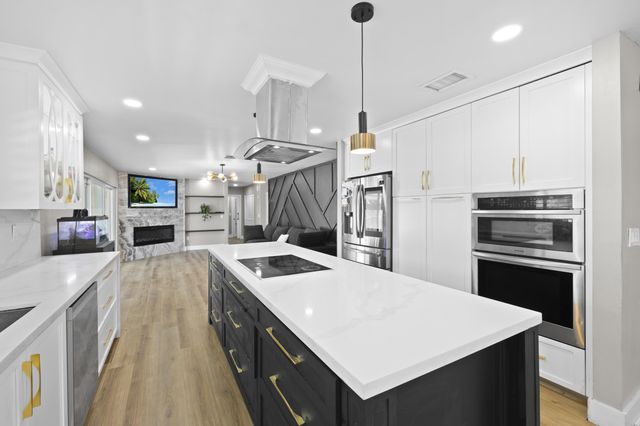 208 NW 91st Avenue, Coral Springs, FL 33071