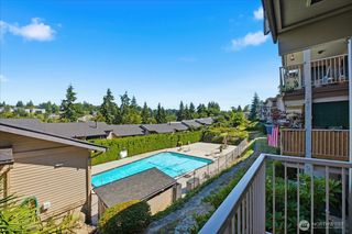 2920 76th Avenue SE #211, Mercer Island, WA 98040