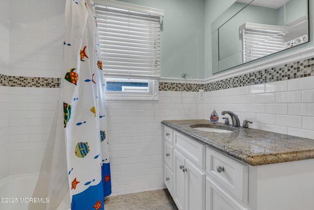 5 Dover Avenue, Lavallette, NJ 08735