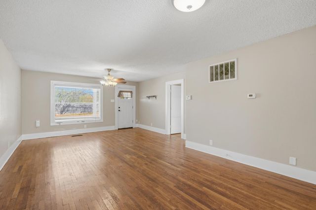 3049 S 19th Street, Abilene, TX 79605