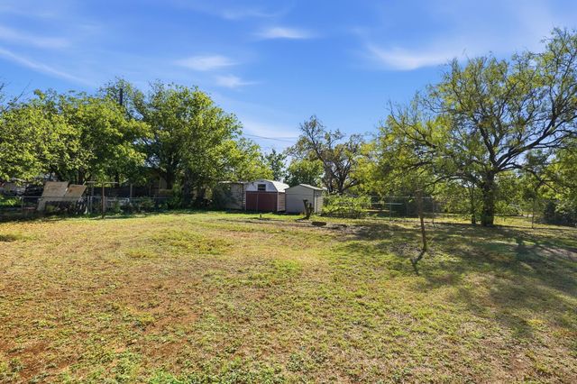 3049 S 19th Street, Abilene, TX 79605