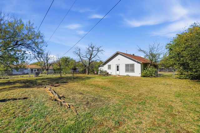 3049 S 19th Street, Abilene, TX 79605