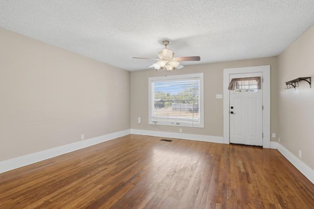 3049 S 19th Street, Abilene, TX 79605