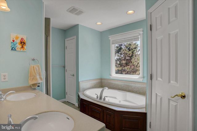 2635 CASTLEGREEN DR, Greencastle, PA 17225
