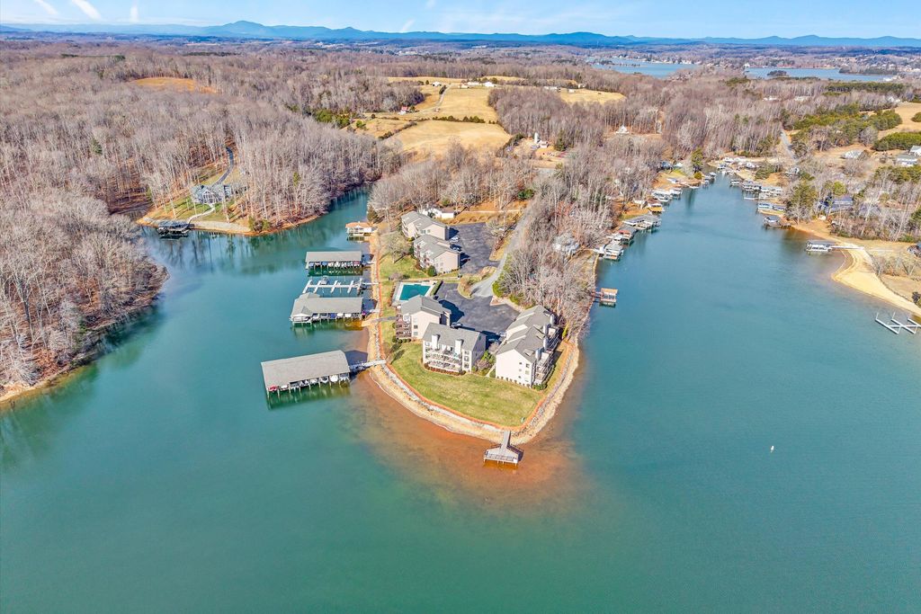 630 Montevista RD 506, Union Hall, VA 24176