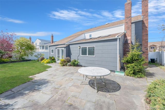 3935 Sally Lane, Oceanside, NY 11572