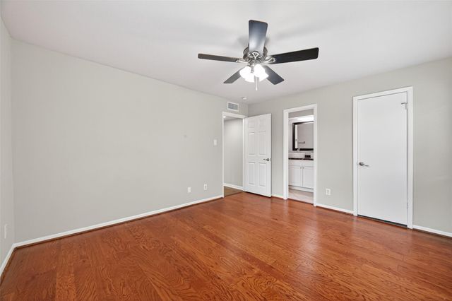 1114 Augusta Drive 10, Houston, TX 77057