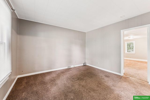 208 S Park Street, Hooper, NE 68031