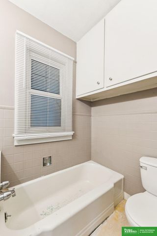 208 S Park Street, Hooper, NE 68031