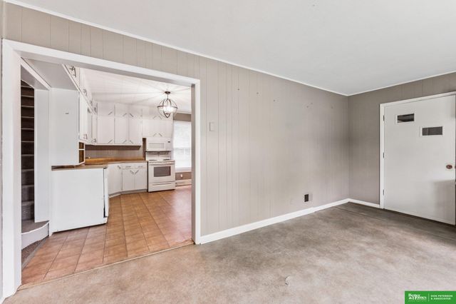 208 S Park Street, Hooper, NE 68031