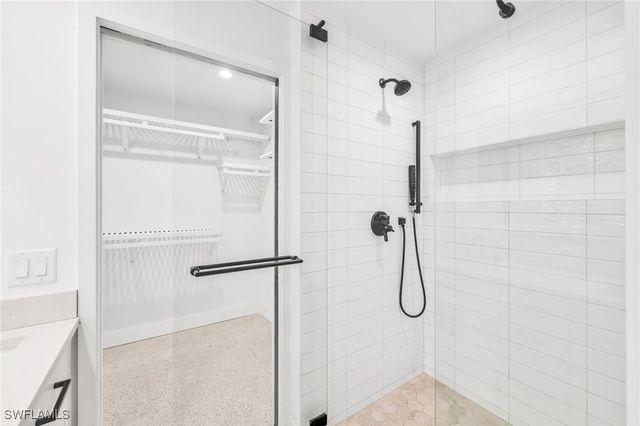 2737 Shoreview DR, Naples, FL 34112