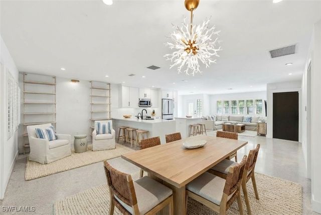 2737 Shoreview DR, Naples, FL 34112