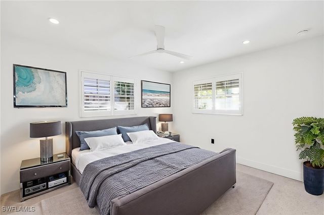 2737 Shoreview DR, Naples, FL 34112