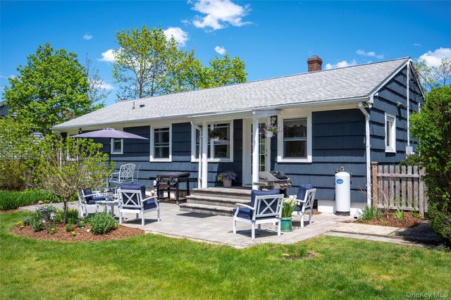 46 Red Bridge Road, Center Moriches, NY 11934