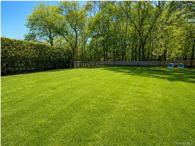 46 Red Bridge Road, Center Moriches, NY 11934