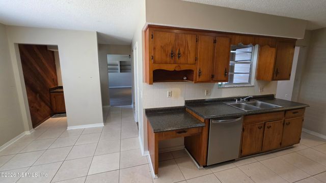 1485 N DOLPHIN Street, Orange Park, FL 32073