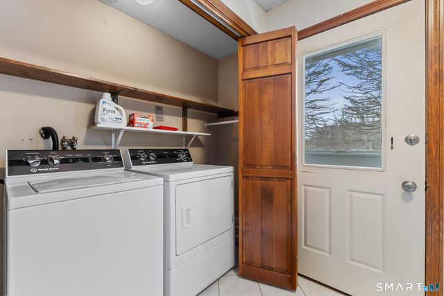 102 Orchard Hill Drive, Windsor Locks, CT 06096