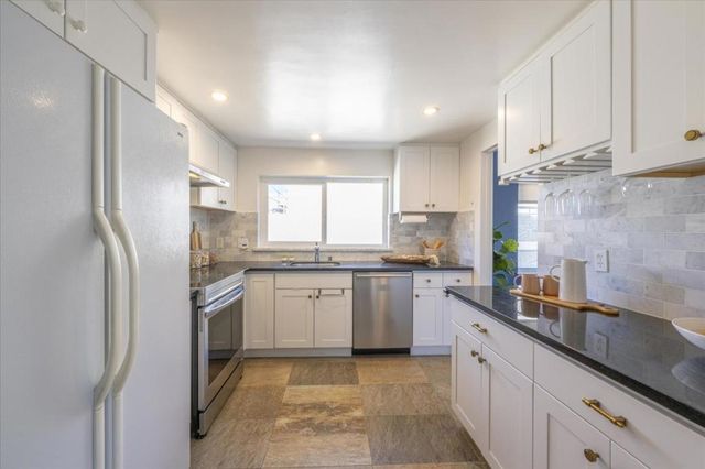 225 Virginia Avenue PH-D, San Mateo, CA 94402