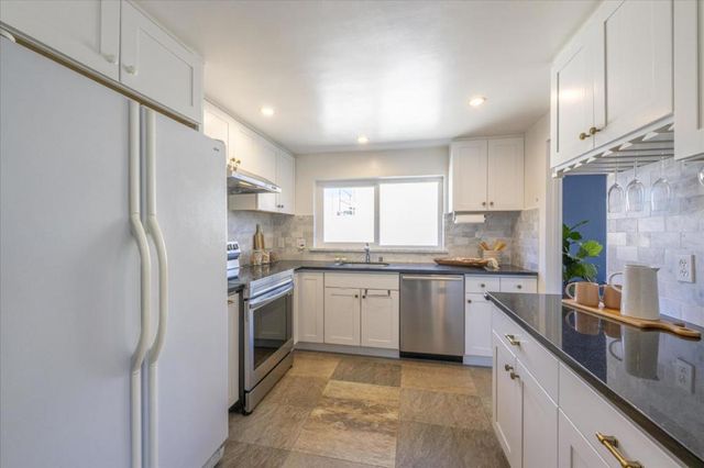 225 Virginia Avenue PH-D, San Mateo, CA 94402