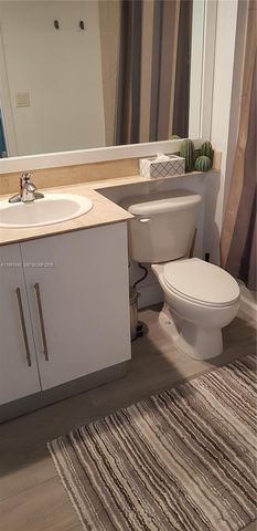 335 S Biscayne Blvd 1706, Miami, FL 33131