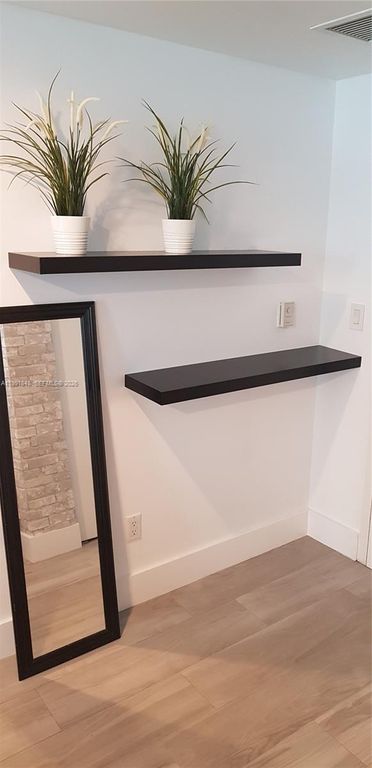 Image 10 of property listing at 335 S Biscayne Blvd 1706, Miami, FL 33131