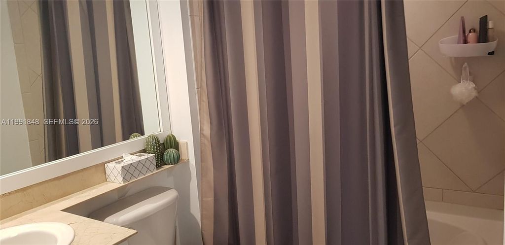 Image 11 of property listing at 335 S Biscayne Blvd 1706, Miami, FL 33131