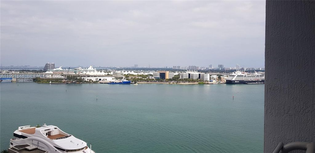 Image 2 of property listing at 335 S Biscayne Blvd 1706, Miami, FL 33131