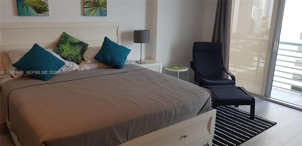 Image 7 of property listing at 335 S Biscayne Blvd 1706, Miami, FL 33131