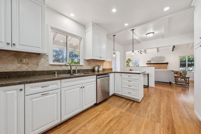 13000 Neptune Dr, San Leandro, CA 94577