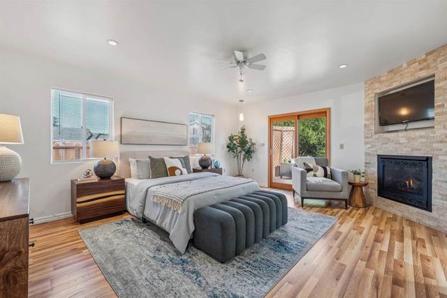 13000 Neptune Dr, San Leandro, CA 94577