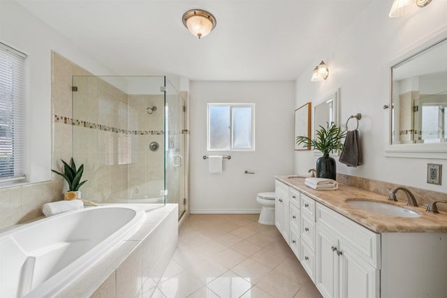 13000 Neptune Dr, San Leandro, CA 94577