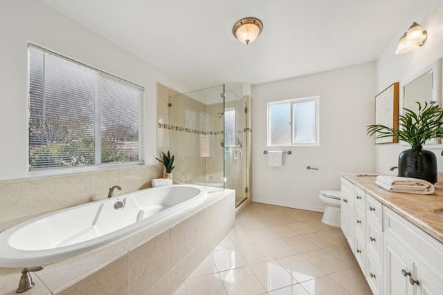 13000 Neptune Dr, San Leandro, CA 94577