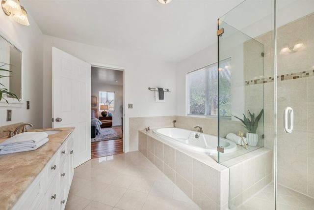 13000 Neptune Dr, San Leandro, CA 94577