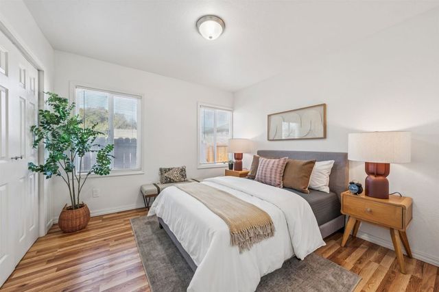 13000 Neptune Dr, San Leandro, CA 94577