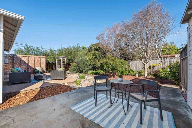 13000 Neptune Dr, San Leandro, CA 94577