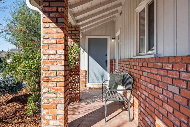 13000 Neptune Dr, San Leandro, CA 94577