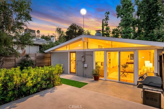 4824 Peonia Road, Woodland Hills, CA 91364