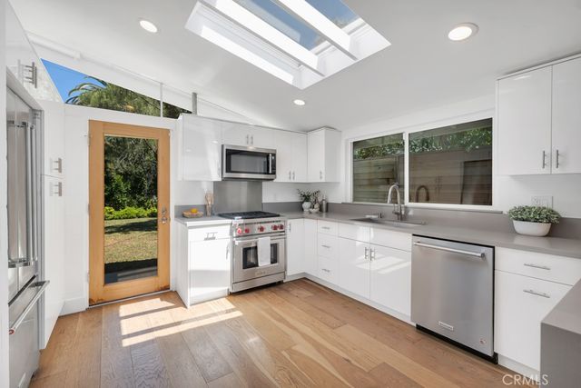 4824 Peonia Road, Woodland Hills, CA 91364