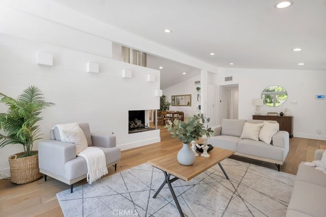 4824 Peonia Road, Woodland Hills, CA 91364
