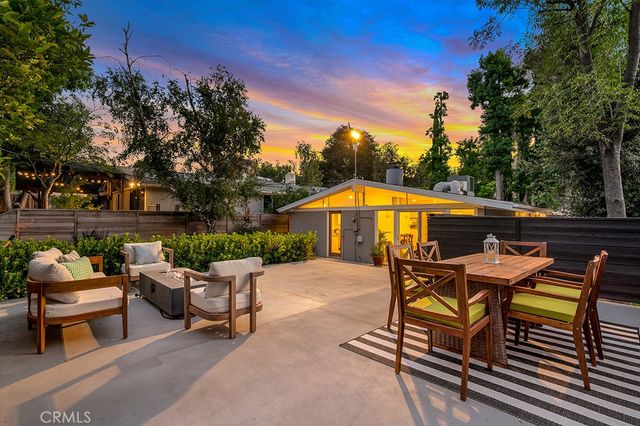 4824 Peonia Road, Woodland Hills, CA 91364
