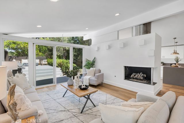 4824 Peonia Road, Woodland Hills, CA 91364