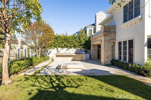 17 Colonial Drive, Newport Beach, CA 92660